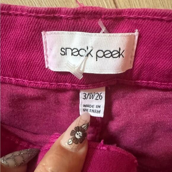 Sneak Peek Women's Bright Pink Bell Bottom Flare Denim Jeans Size 26/31 Barbie - Picture 3 of 11